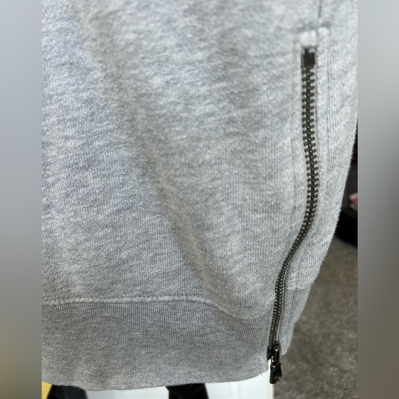 American Eagle Women’s Oversized Gray Crewneck Sweatshirt size small - Picture 2 of 10